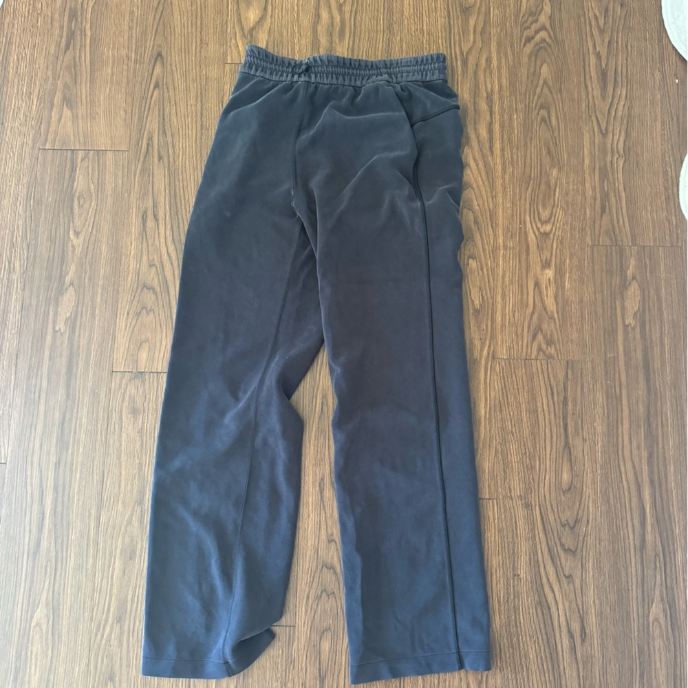 Lululemons soft stream sweatpants